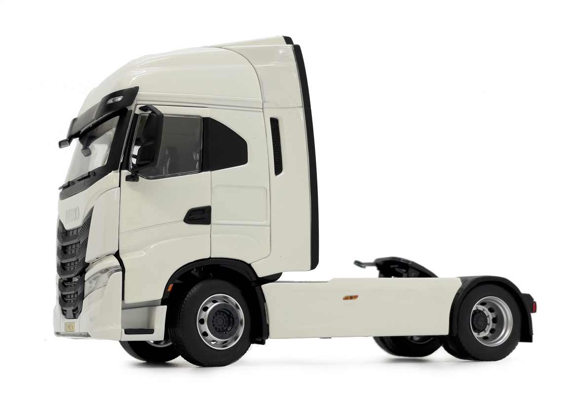 Iveco S-Way 4x2 Wit - 1:32